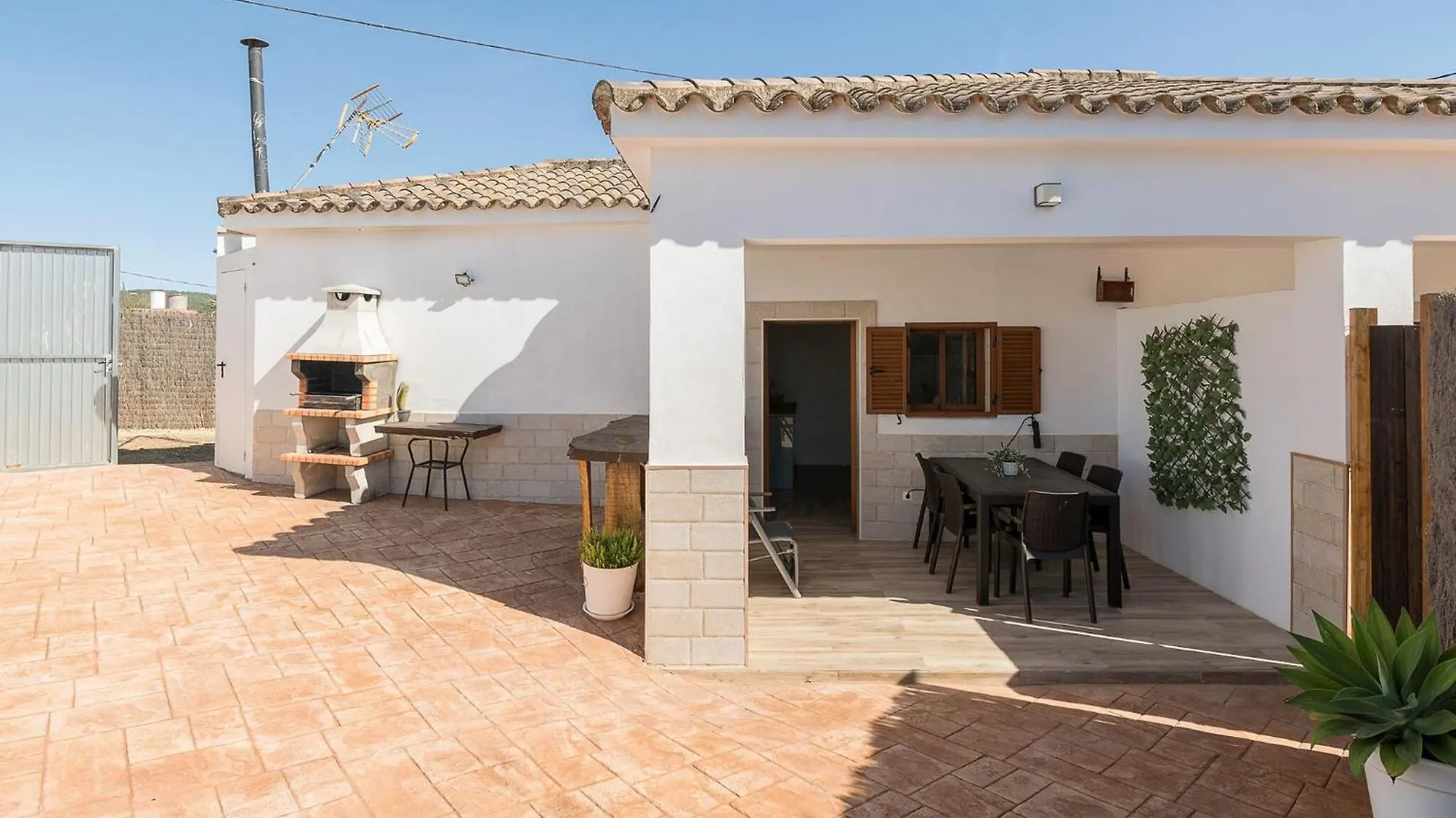 Casa Azul - Villa With Private Pool Free Wifi El Soto Spain