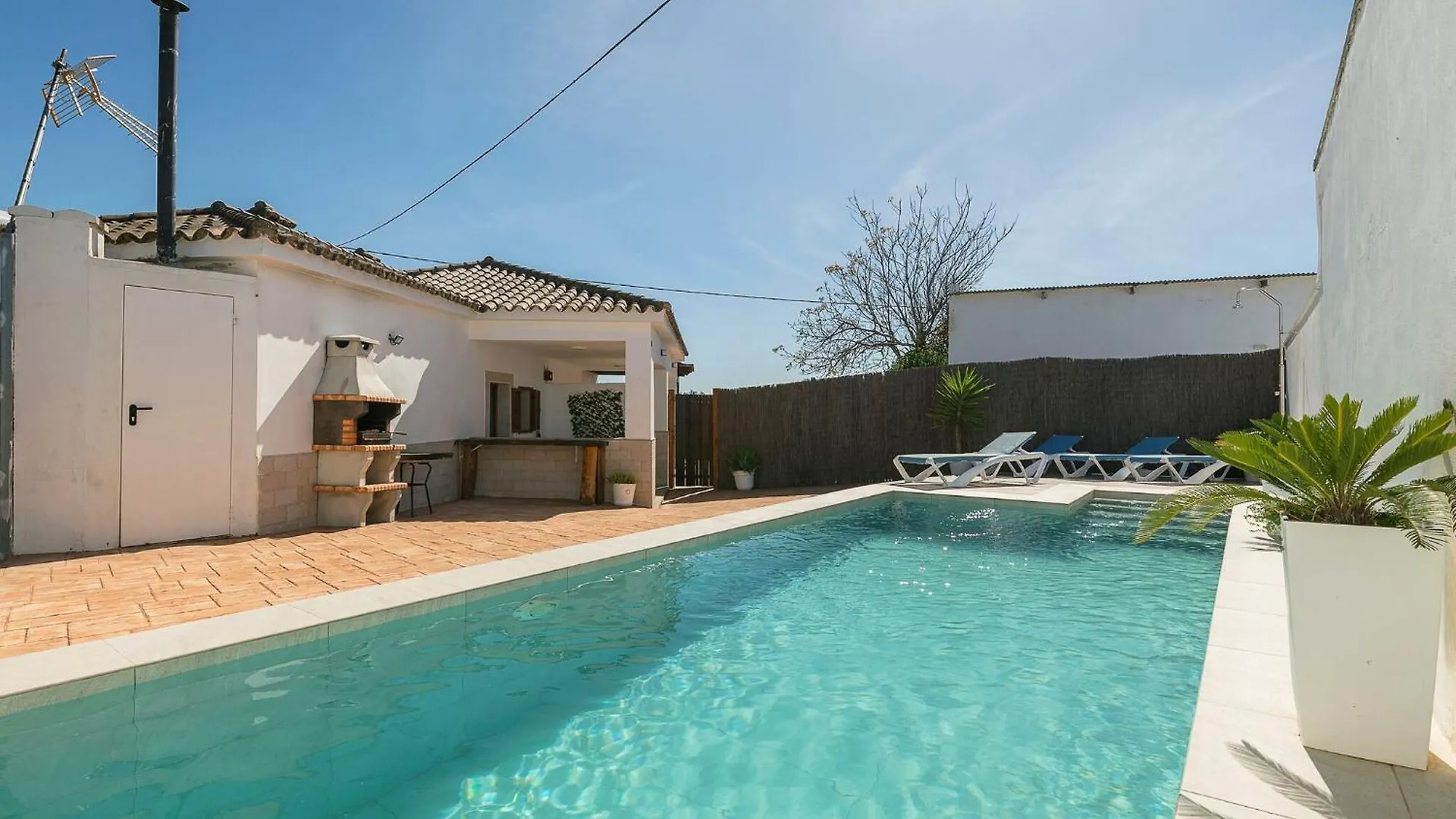 Casa Azul - Villa With Private Pool Free Wifi El Soto